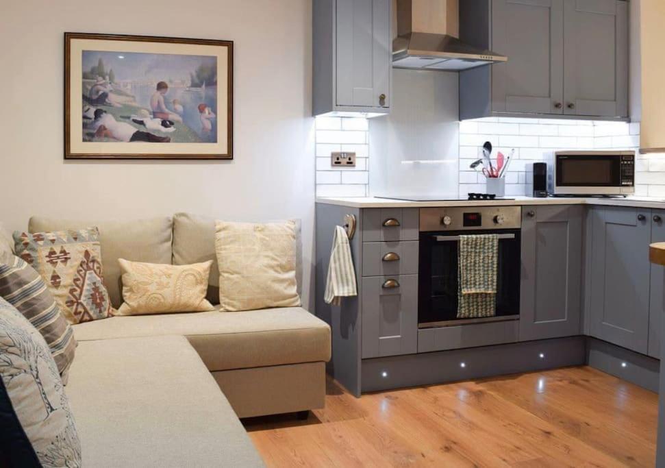 The Snug Entire Home Sleeps 2, Stratford Upon Avon Shottery Dış mekan fotoğraf