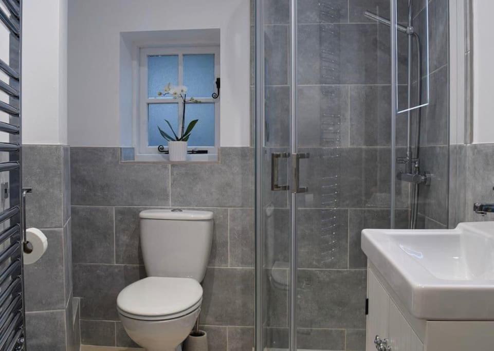 The Snug Entire Home Sleeps 2, Stratford Upon Avon Shottery Dış mekan fotoğraf